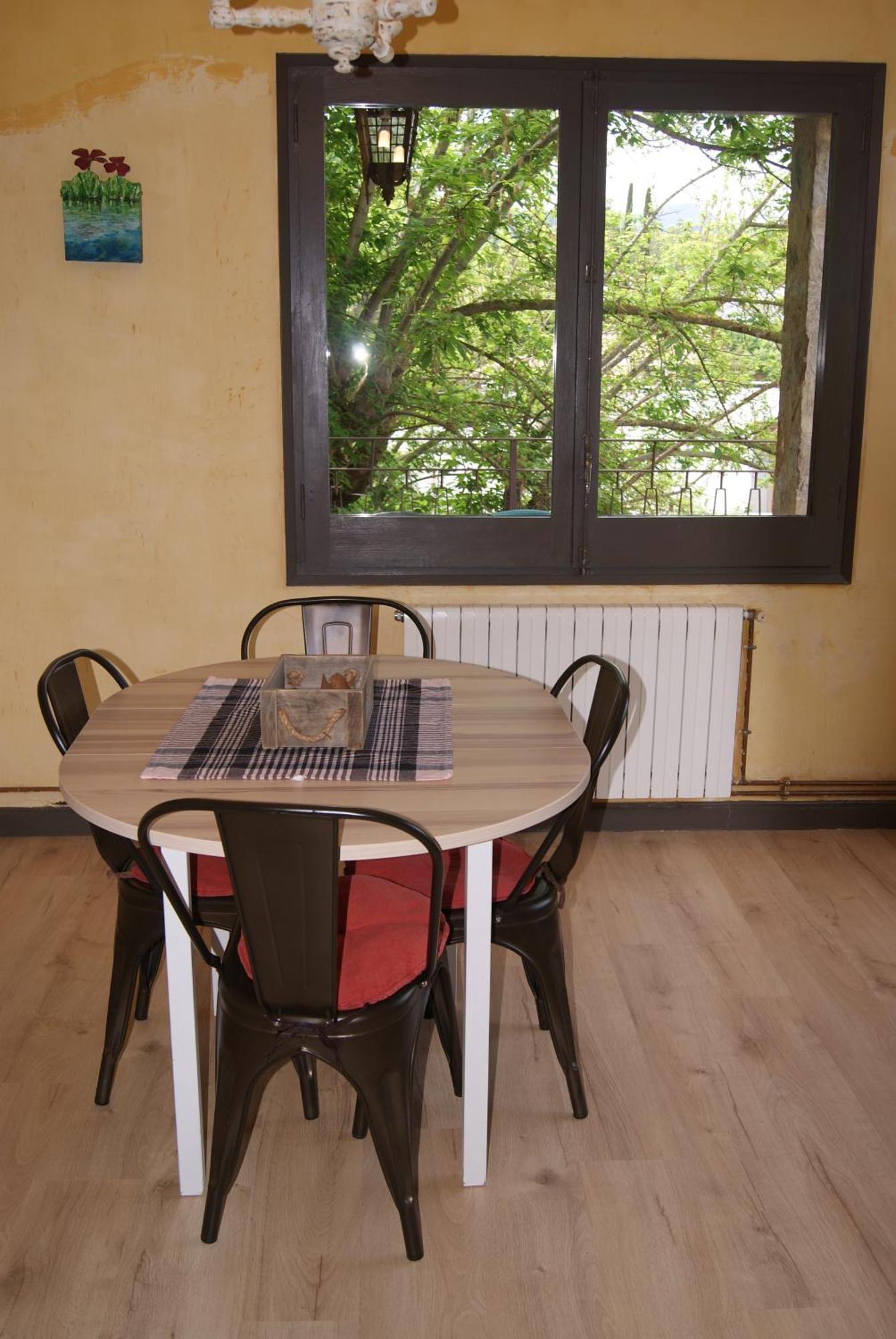 בניולס Apartamento Con Encanto L'Estany 2 מראה חיצוני תמונה